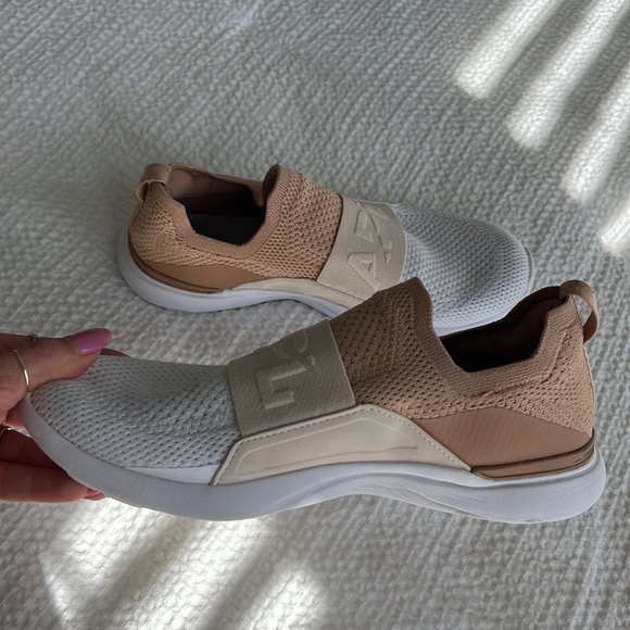 Shoes - APL TechLoom Bliss